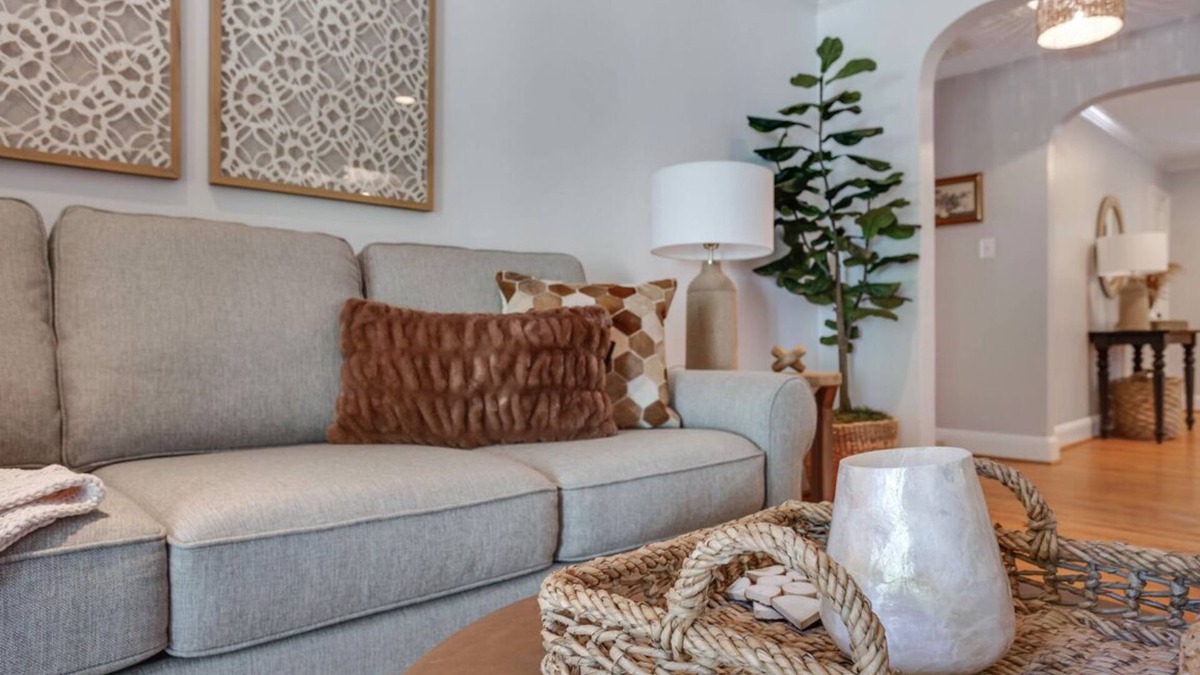 Southwest Raleigh House | Pineview Place - Hayes Barton ITB, private outdoor oasis