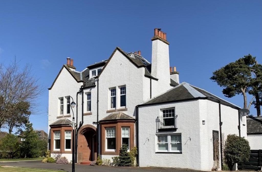 Leuchars House | Pinewood Country House