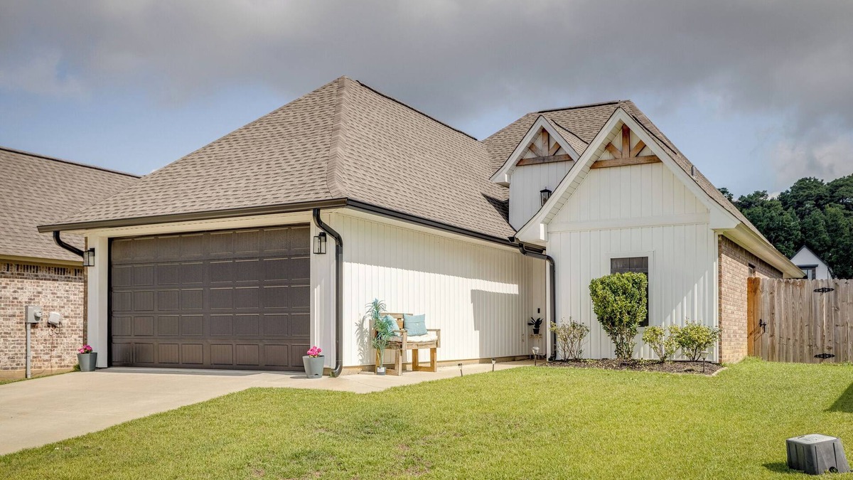 Claiborne House | Piney Cove Retreat - West Monroe