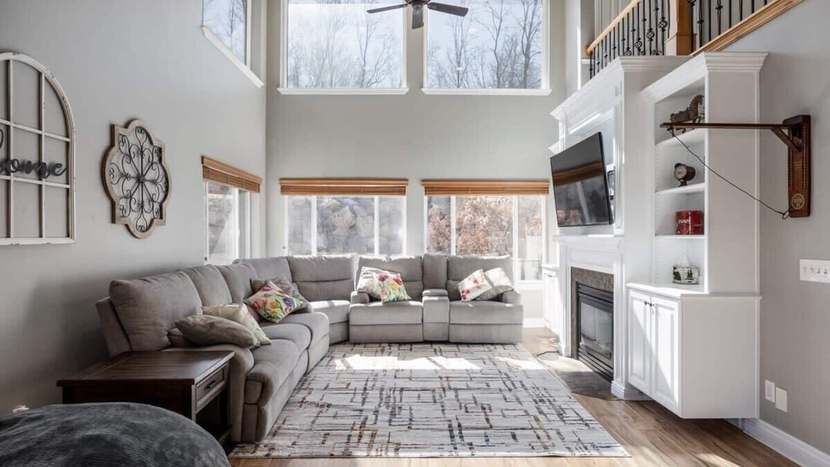 North Salt Lake House | Ping pong, Arcade, Private yard w/Mountain view!