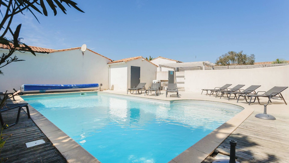 Le Bois-Plage-en-Re House | Pingette 4: Comfort House Île de Ré - Pool, South Terrace & Modern Amenities