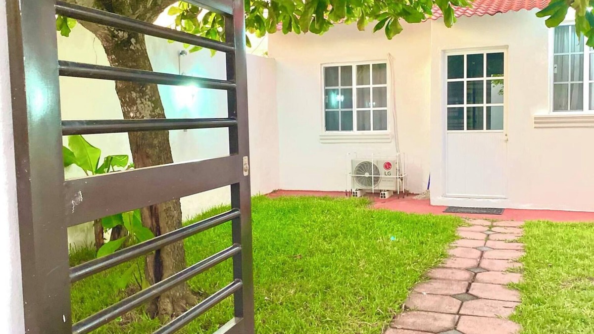 Tecolutla Municipality House | Pink Oueilhe Vacation Home