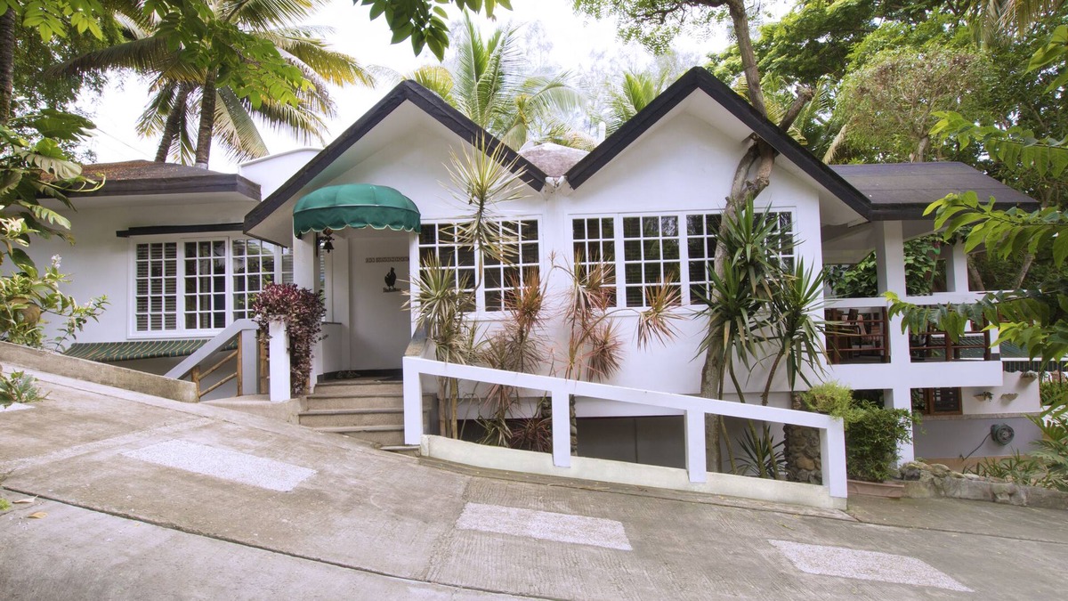 Comuna San Jose House | Pio Pio's house - El Gallinero