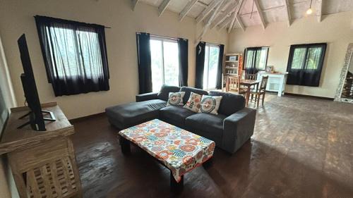 Big Creek Apartment | PIPA BEACH Beachfront with Beach Access