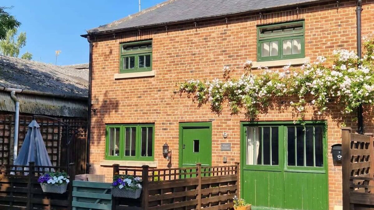 Bilbrough House | Piper Cottage, Bilbrough, York 5m. Village.