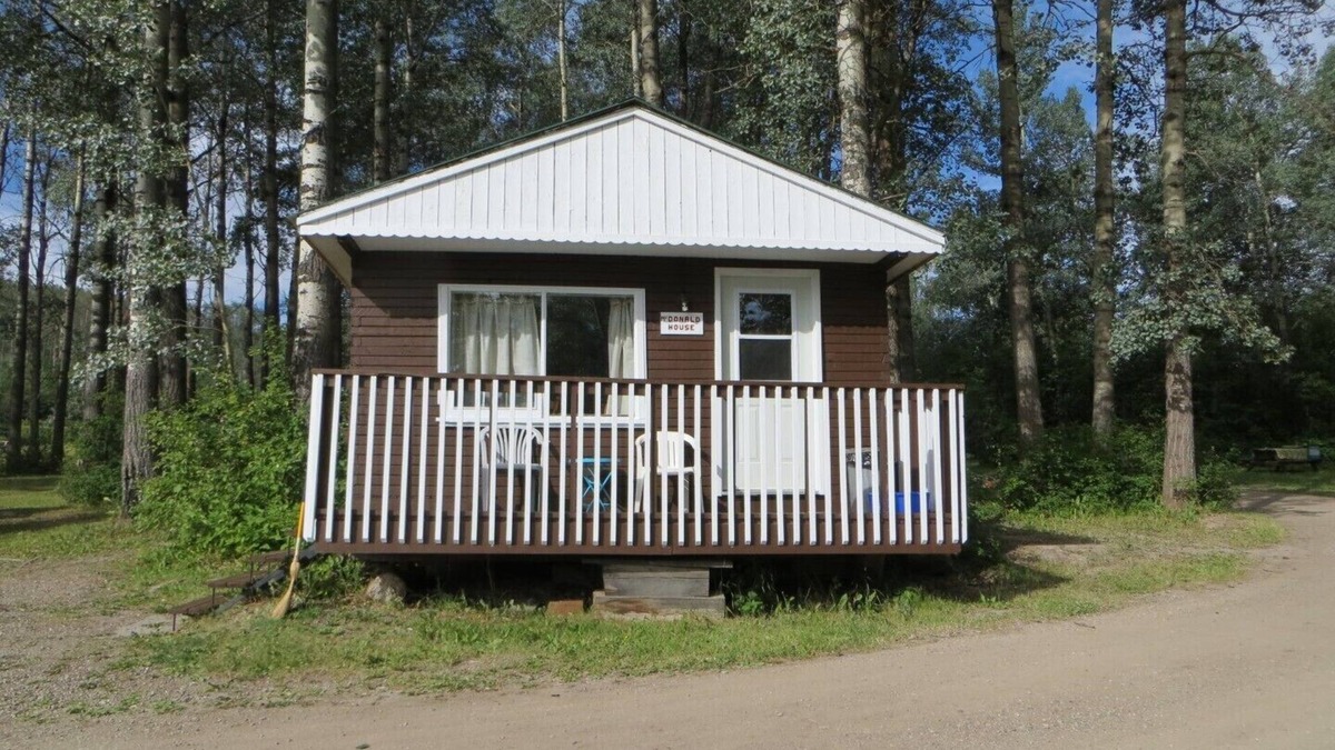 Regional District of Bulkley-Nechako RV Rental | Piper's Glen Resort Cabin