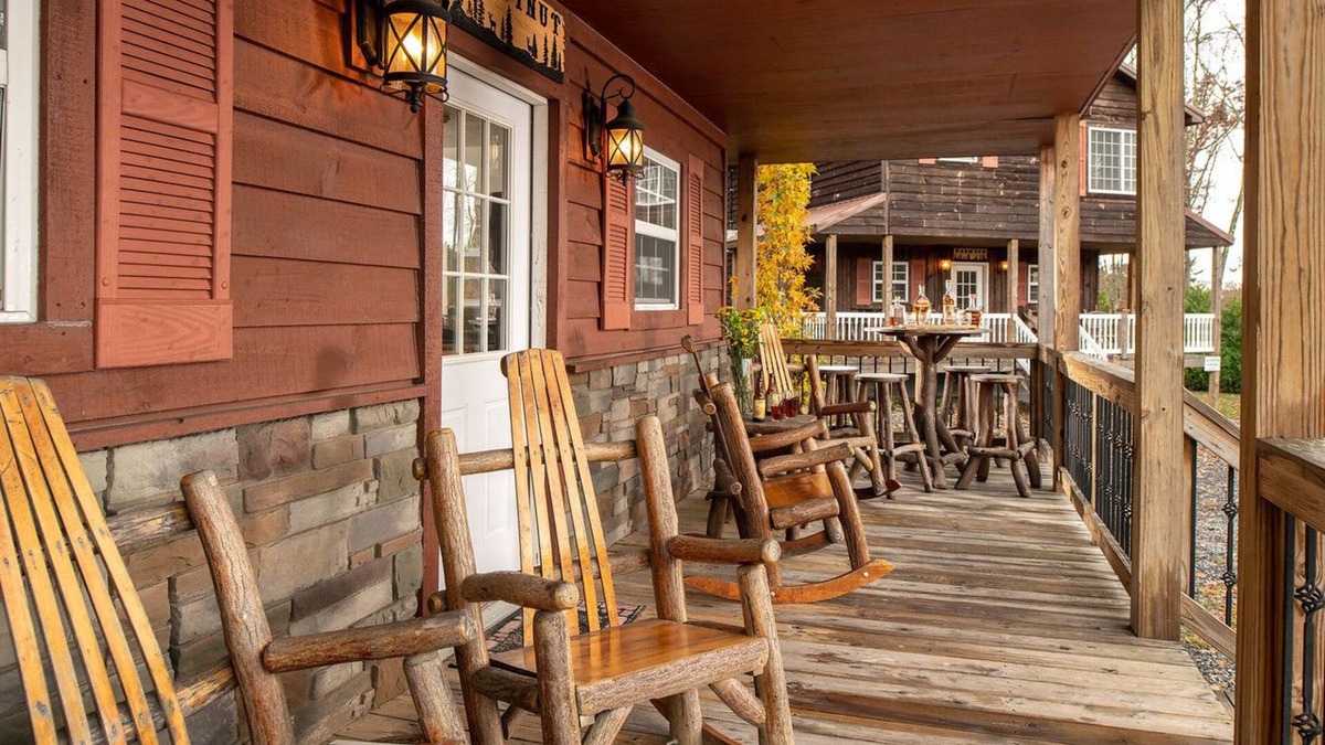 Pipestem Cottage | Pipestem Spa Event Center and Mountain Chalets