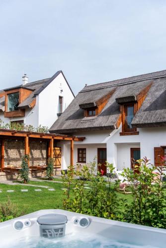 Szigliget Apartment | Pipitér Rooms & More