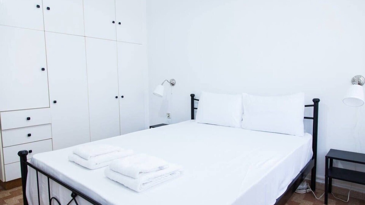 Keratsinion Apartment | Piraeus 1 Bd Cosy Apt with Balcony