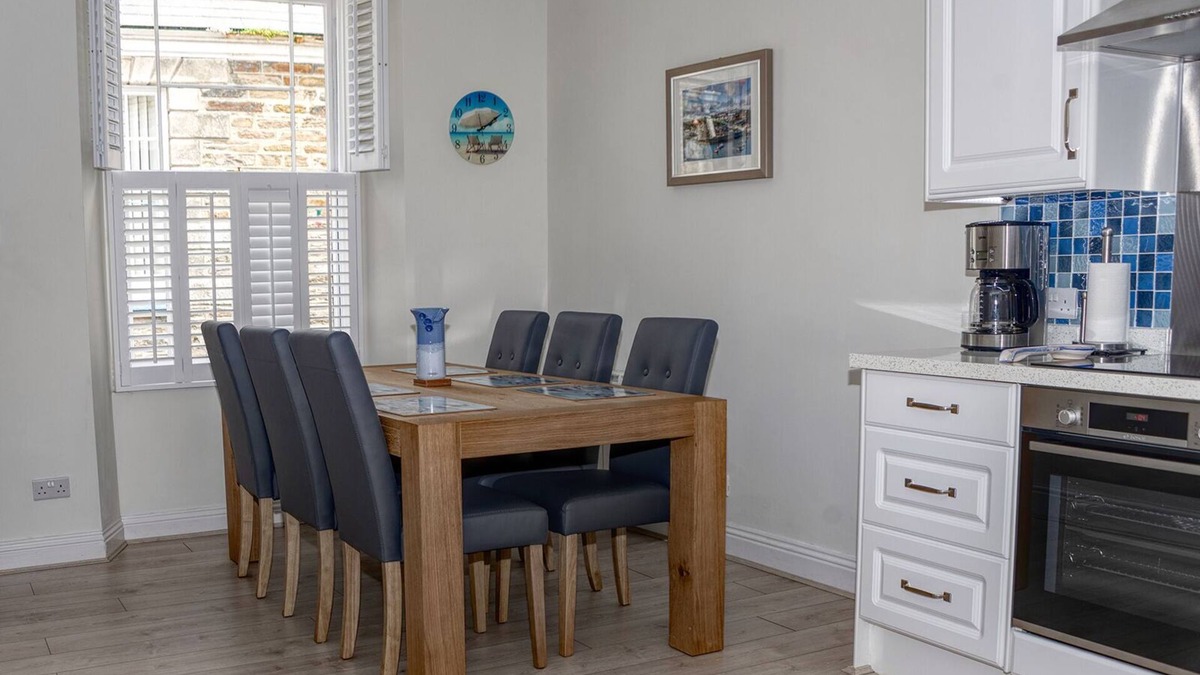 Mevagissey Cottage | Piran's Cottage Central location close to the scenic Mevagissey harbour