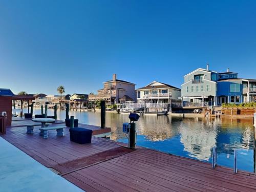 City-by-the Sea House | Pirates Paradise