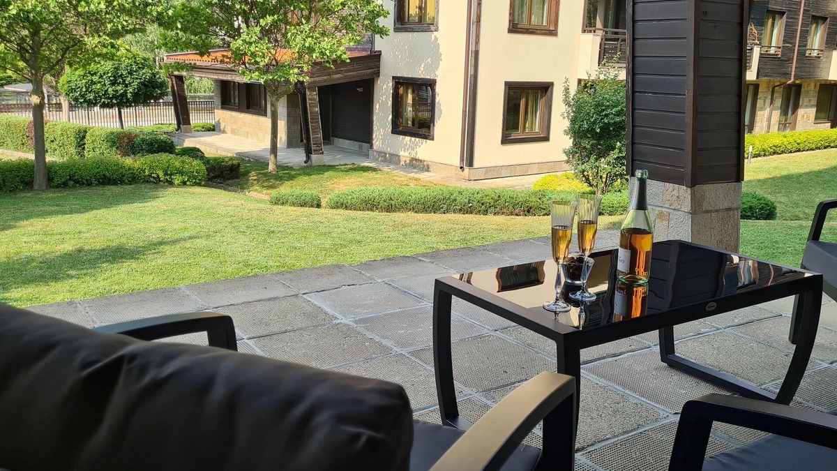 Razlog Apartment | Pirin Peaks Apartment with Pool & Spa next to golf course and near Bansko