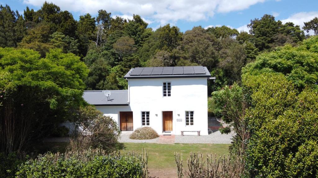 Upper Moutere Villa | Pirita vineyard cottage.