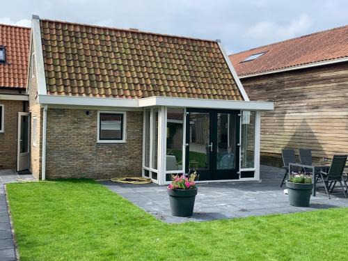 Hollum House | Pirolie