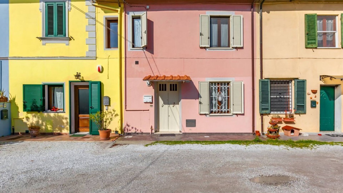 Pisa Apartment | Pisa Airport Comfy Apartment - Private Parking