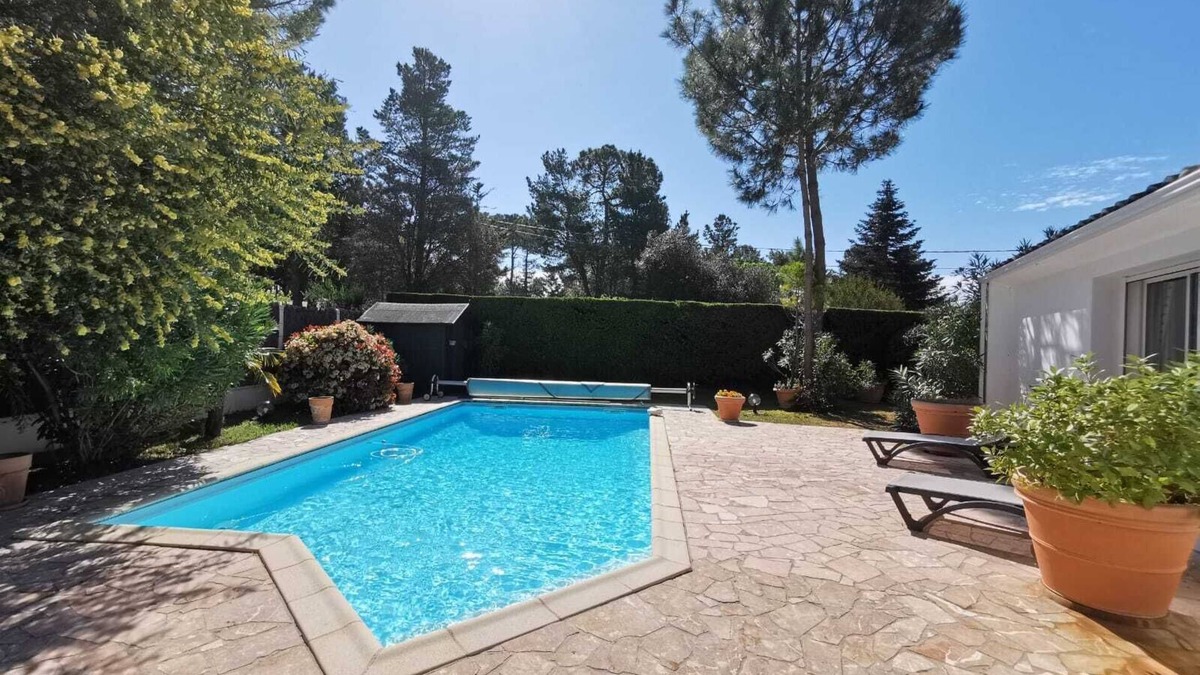 Saint-Jean-de-Monts Bed & Breakfast | PISCINE ET SPA ENTRE MER ET PINS