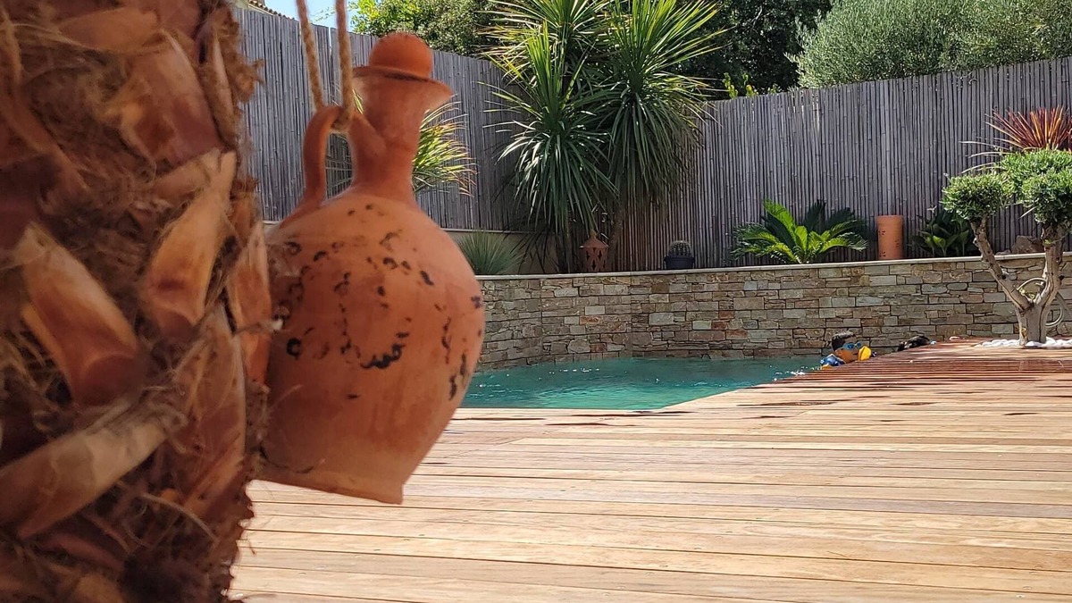 Cournonsec House | Piscine et Maison Pour de Belles Vacances