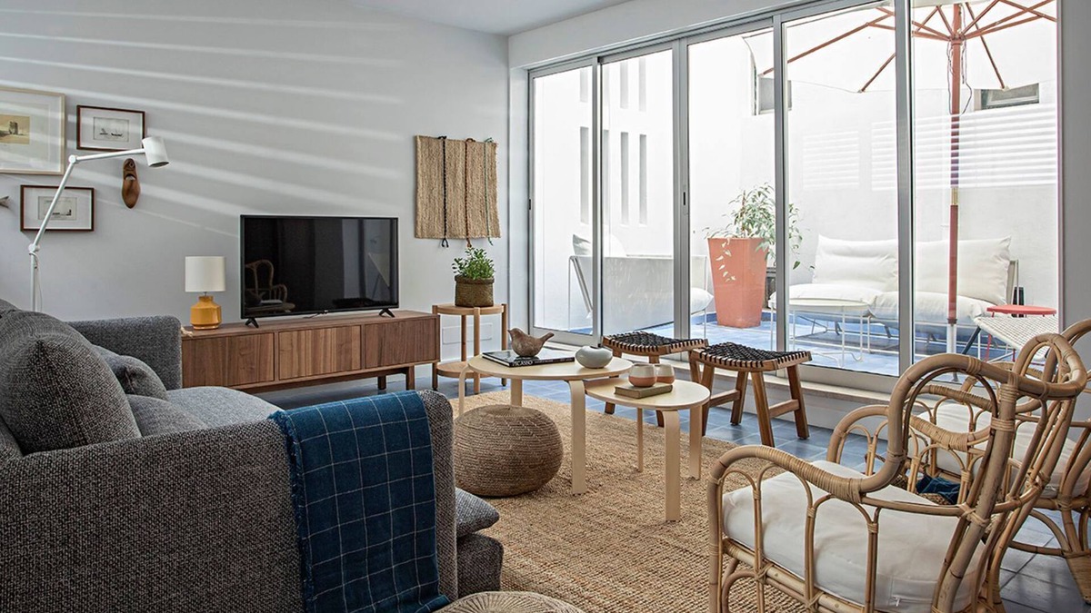 Encarnacao Apartment | Piso Azul Premium Apartments - Apt 1 by LovelyStay