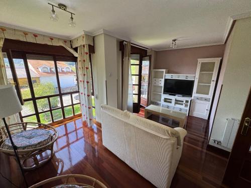 Cartes Apartment | Piso con Garaje en Cartes