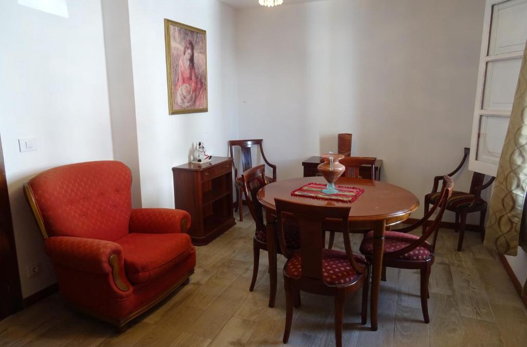 Pontedeume Apartment | Piso en centro urbano de Puentedeume con terraza