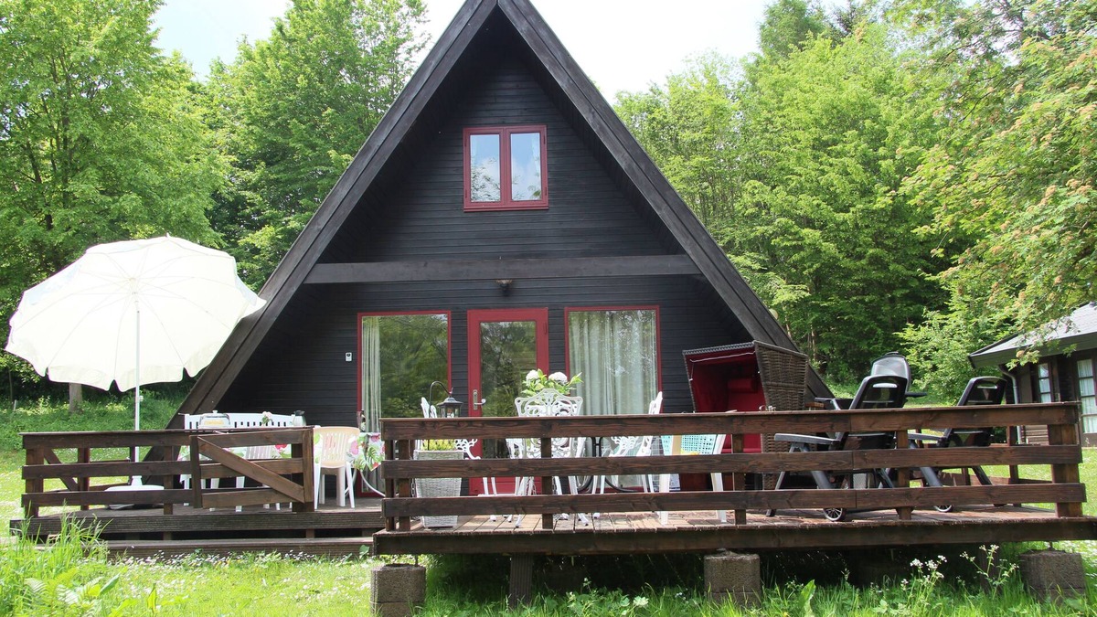 Bad Arolsen House | Pitched roof holiday home in the nature park on the Twistesee in an absolute forest location