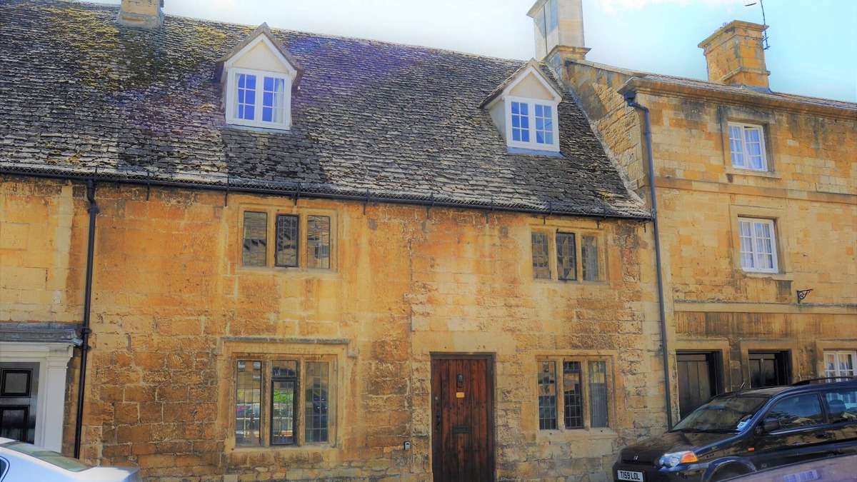 Chipping Campden House | Pitchers is a Grade 11 Cotswold Stone House in the centre of Chipping Campden.