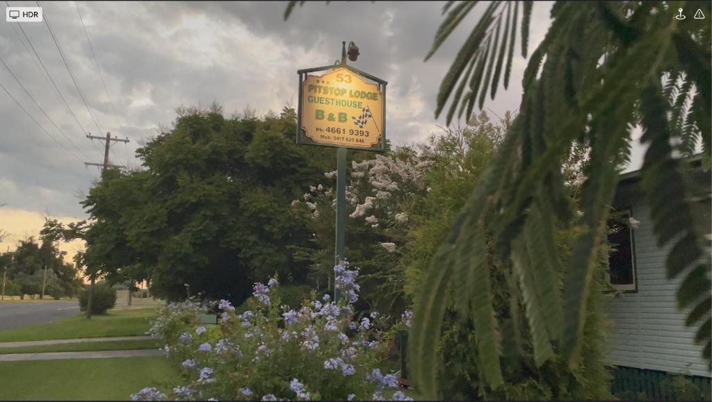Warwick House | Pitstop Lodge Guesthouse B&B