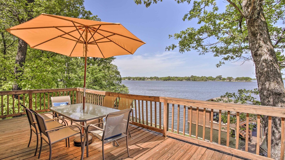 Dogwood House | Pittsburg Family House on Lake Bob Sandlin w/Dock!