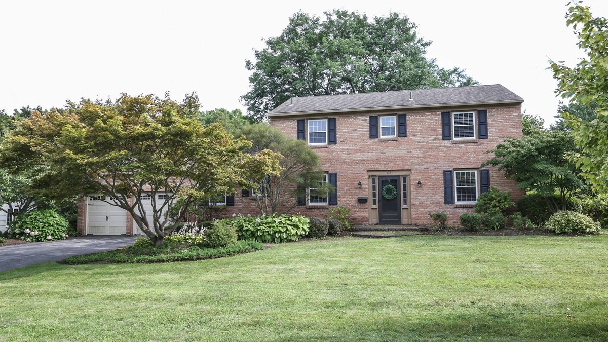 Pittsford House | Pittsford Village Home. Walk to Everything Restaurants, Shops, Canal Trail, YMCA