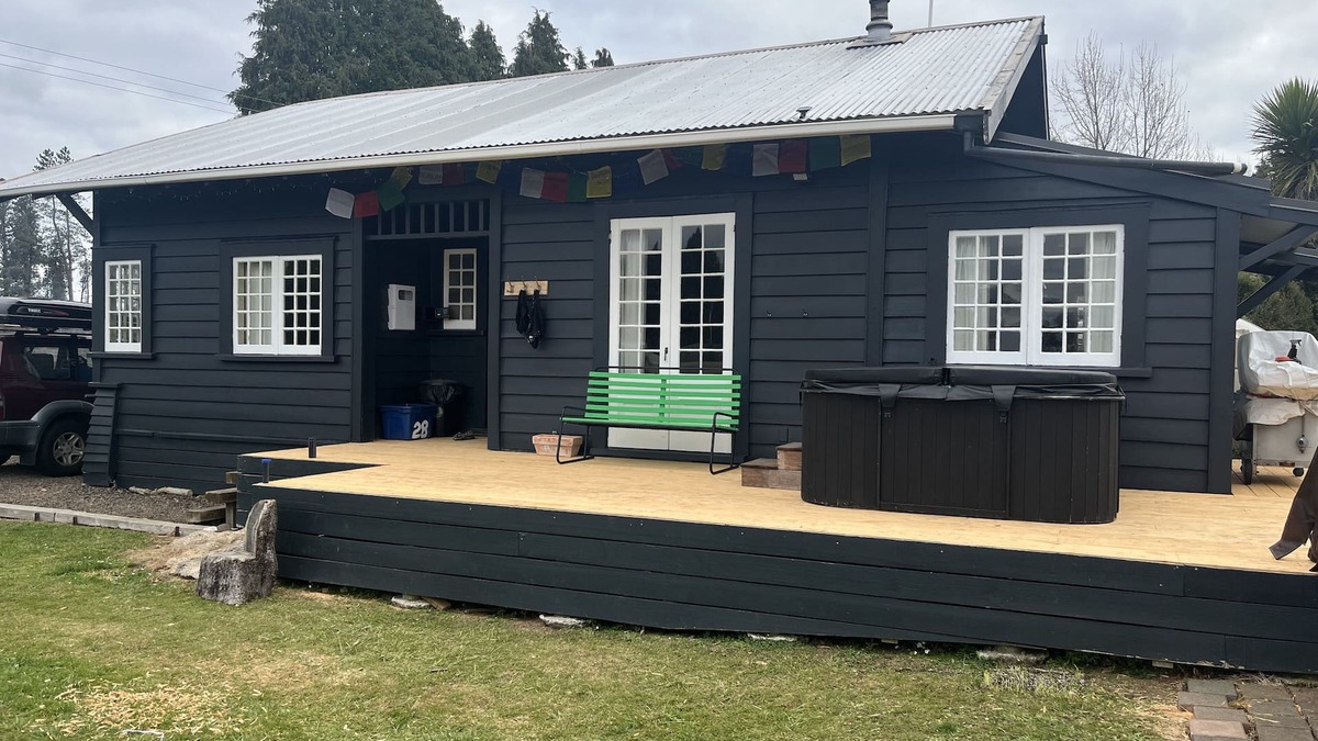 Rangataua House | Piwari Villa - Summer Hike & Bike, Winter Snow & Spa