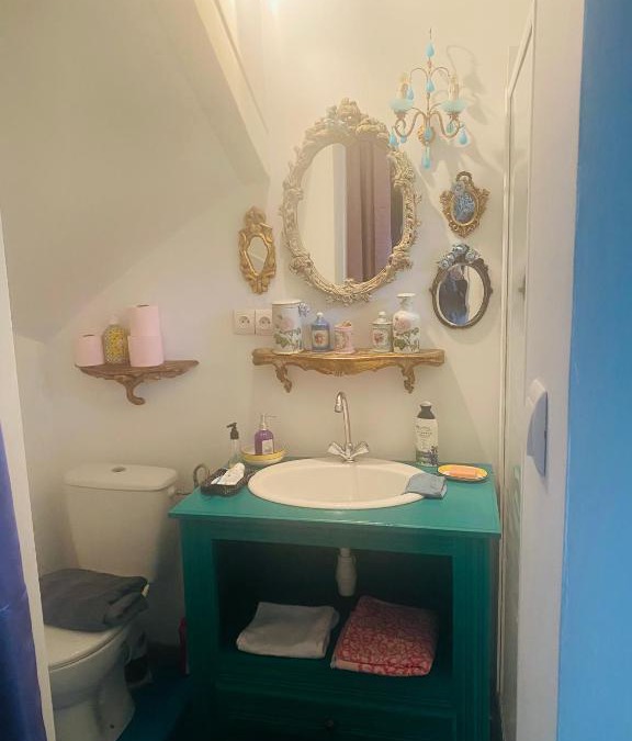 Herisson Bed & Breakfast | Pixie-Poï