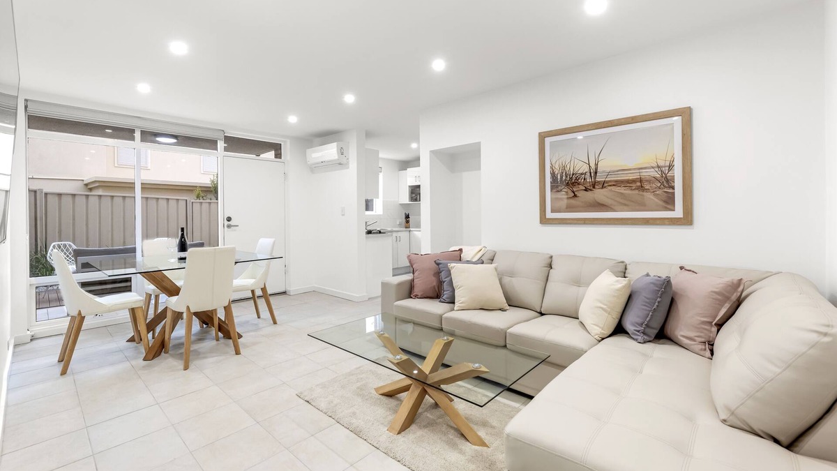 Glenelg South Apartment | Pixie's | Luxury, Beach, Wifi & Airport