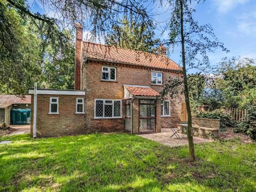 Irstead House | Pixies Wood Cottage