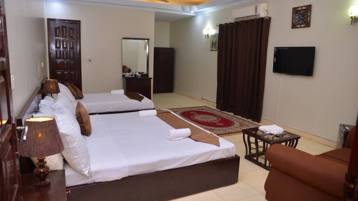 D.H.A. Hotel | Ibis Lodge Guest House Khayaban-e-Mujahid DHA