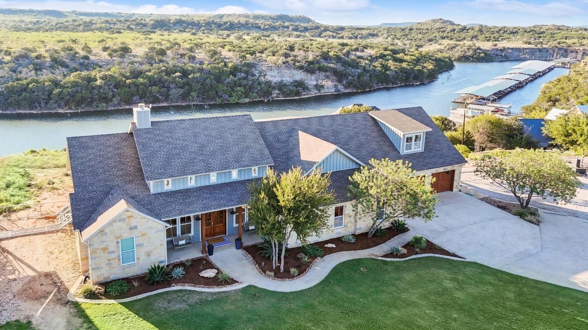Palo Pinto County House | PK LakeTime: 6 Bedroom/4 Bath Home with Dock, pool/hot tub, and game room