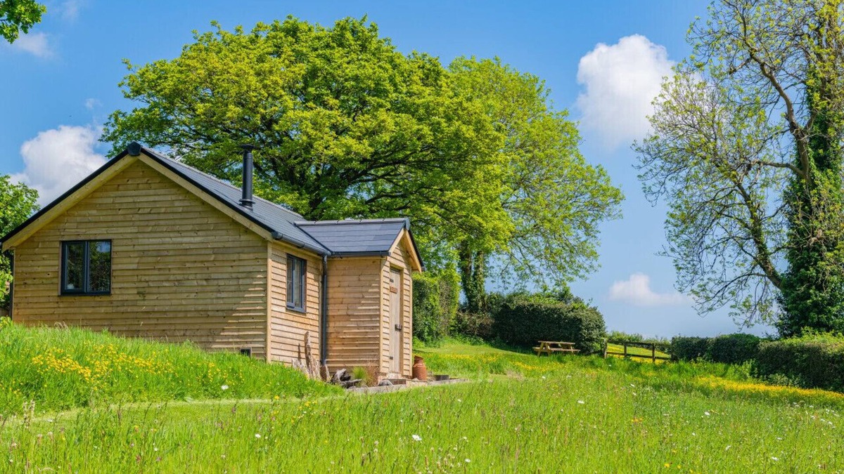 Graddon Cross House | Place Farm Cabin - One Bedroom House, Sleeps 2