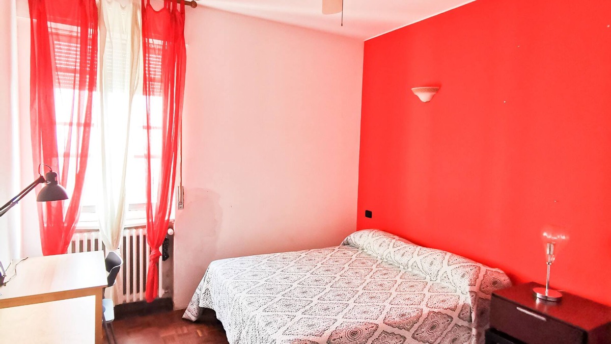 Binda Apartment | Place in double bed (to be shared, boys only)