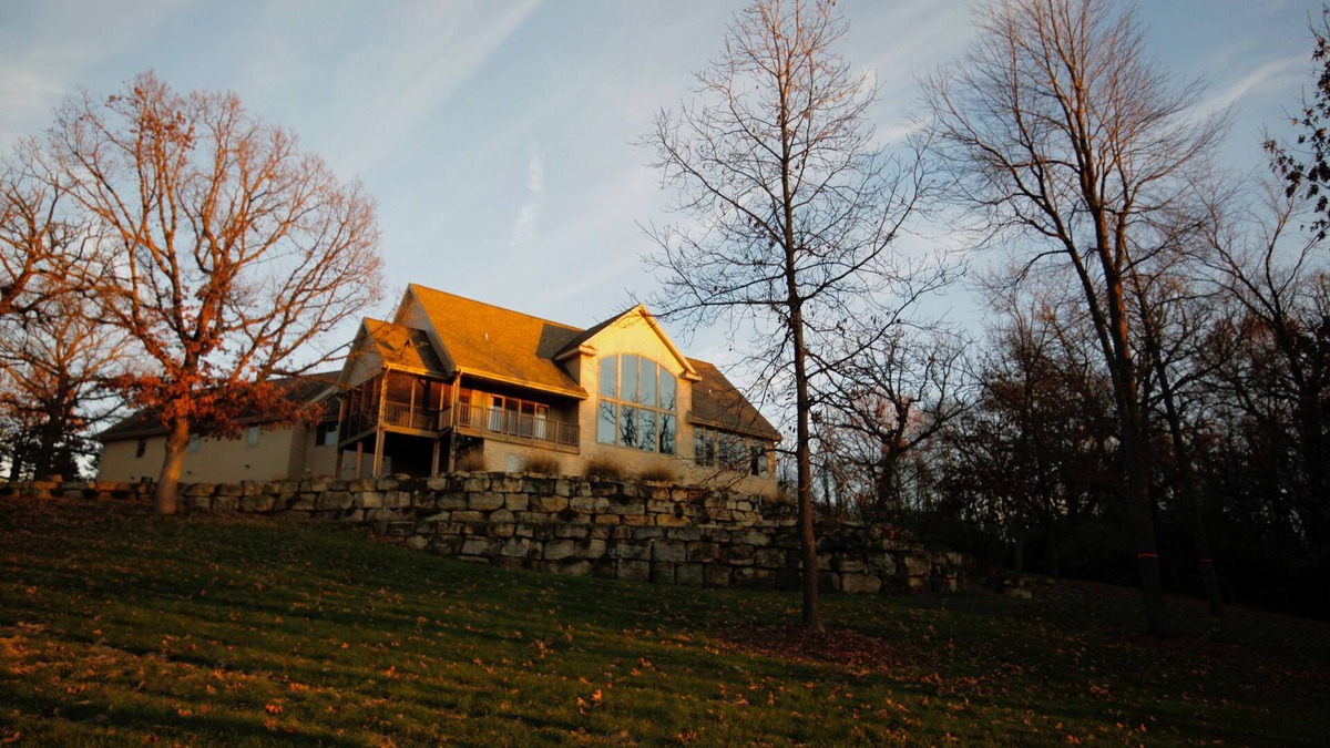 Deerfield House | Plan your reunion/gathering now in beautiful rural South Central Wisconsin