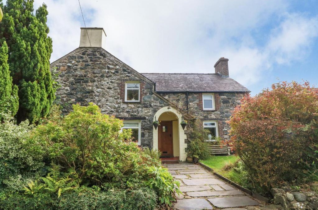 Llandwrog House | Plas Mawr