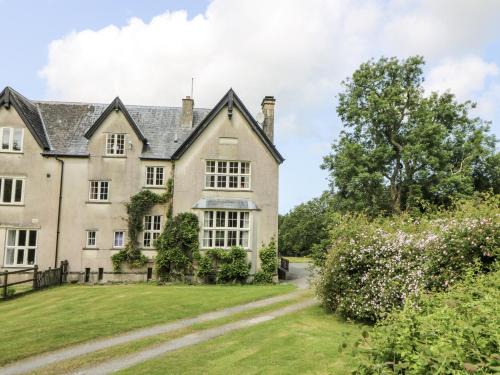 Fishguard House | Plas Pontfaen