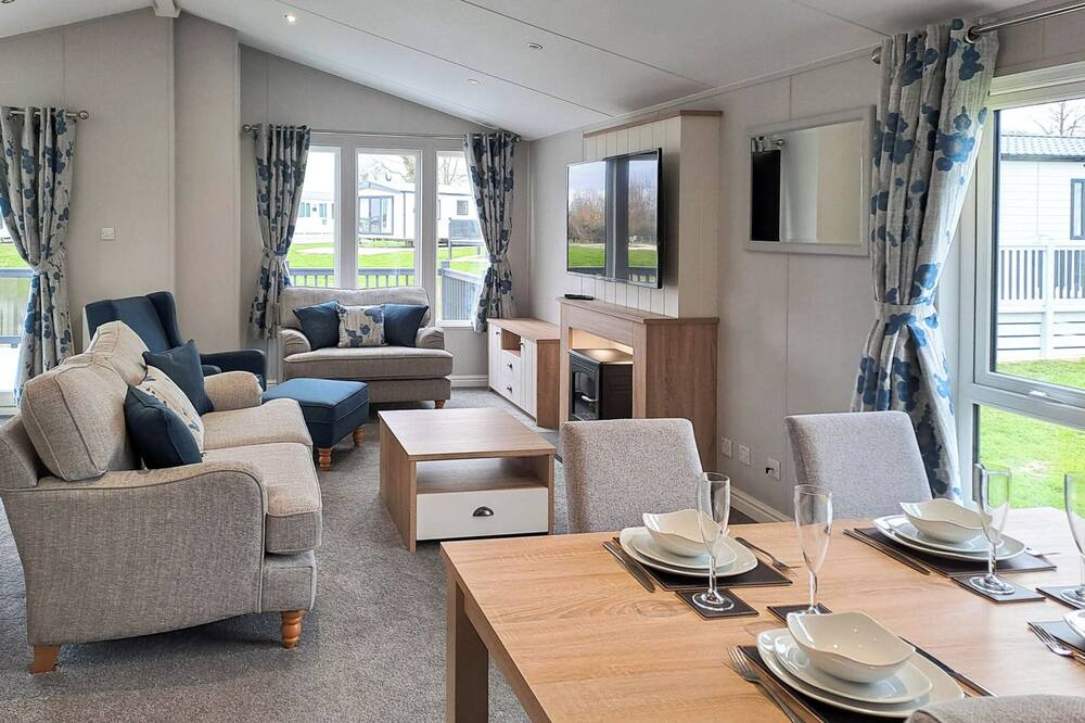 Helsey Ski Chalet | Platinum 4 berth Lodge