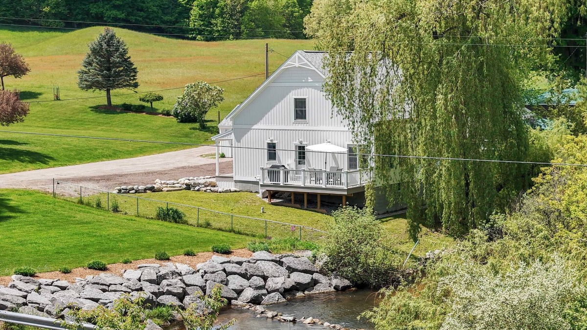 Honor House | Platte River Cottage - Great for Fishing! Dogs OK!