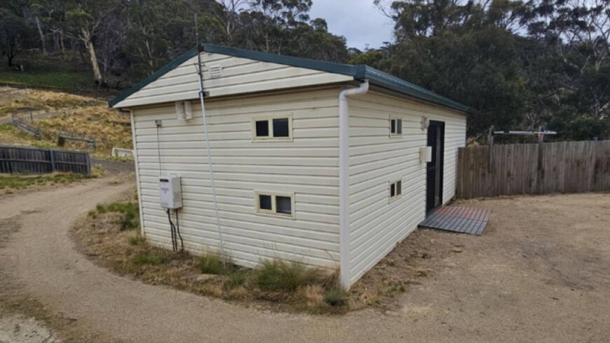 Mount Rumney House | Platypus Cabin - Mt Rumney Escapes