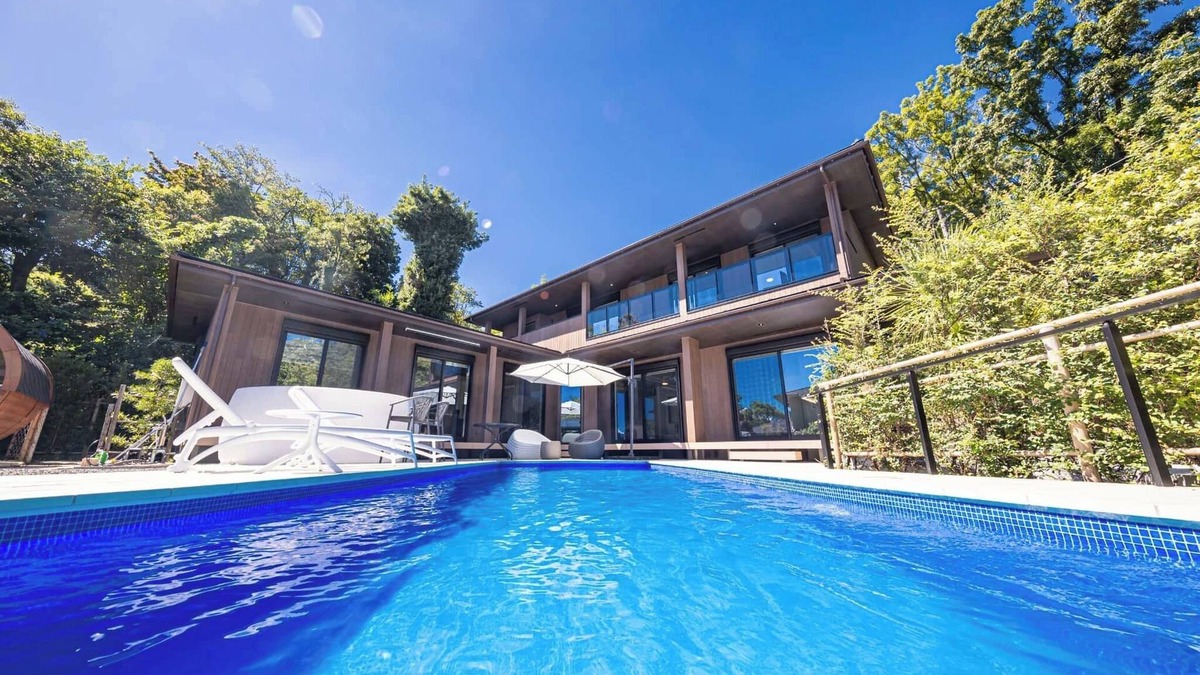 Yawatano House | Play in the pool spend time in the pool live in /Ito Shizuoka
