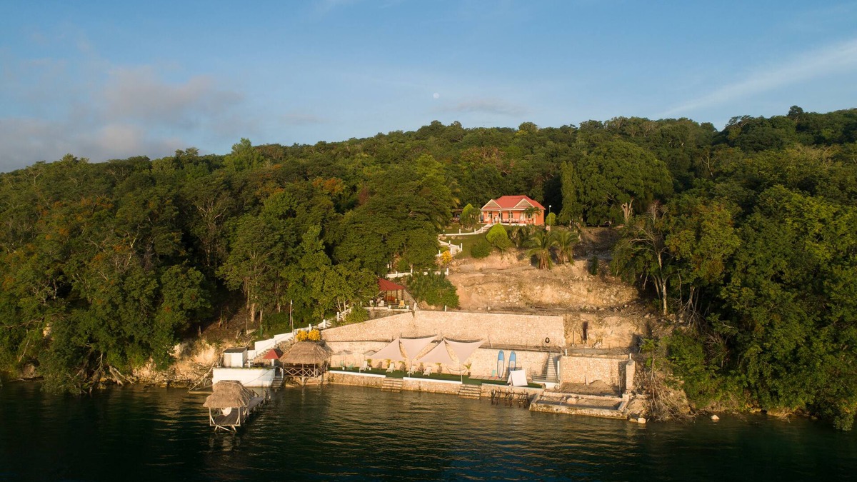 Flores House | Playa Bello Amanecer