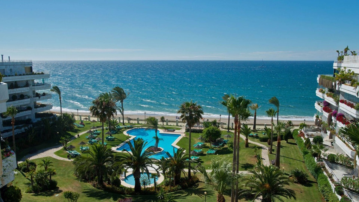 Golden Mile Apartment | Playa Esmeralda - A beautiful beachfront apartment - holiday rental in Marbella - Puerto Banus