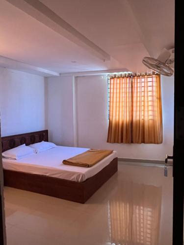Vadakara Hotel | Plaza Residency