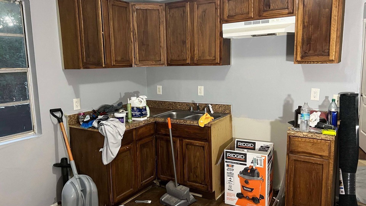 Macon House | Pleasant 2-bedroom house with AC in Macon. Only 2 blocks from piedmont hospital.