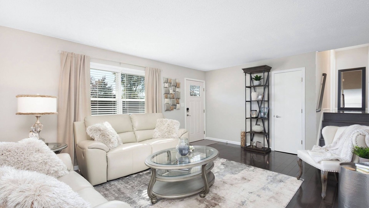 Bettendorf House | Pleasant 4-bedroom/2-bath home in Bettendorf
