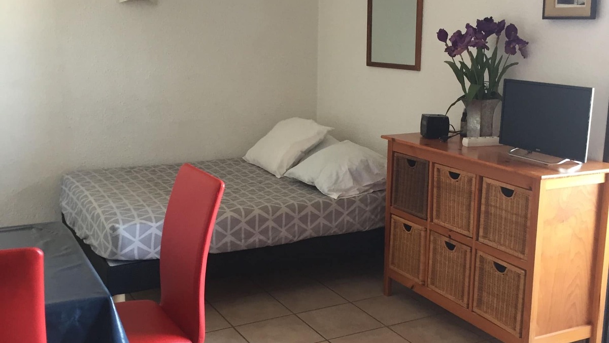 Grosseto-Prugna Apartment | PLEASANT AIR-CONDITIONED STUDIO WITH EXTRA VIEW OF THE GULF OF AJACCIO
